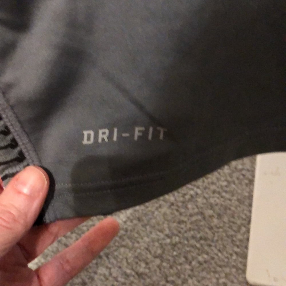 Nike Men's Gray Dri-fit T-Shirt - Picture 6 of 8